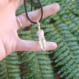 Clear Quartz in Silver Coloured Copper Wire Pendant